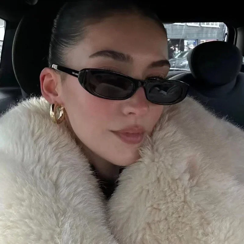 New Retro Oval Frame Sunglasse - Street Fashion Trends recension och pris