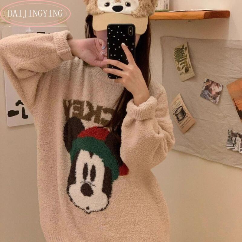 Mickey Mouse Christmas-Themed  - Oversized Crewneck Fleece recension och pris