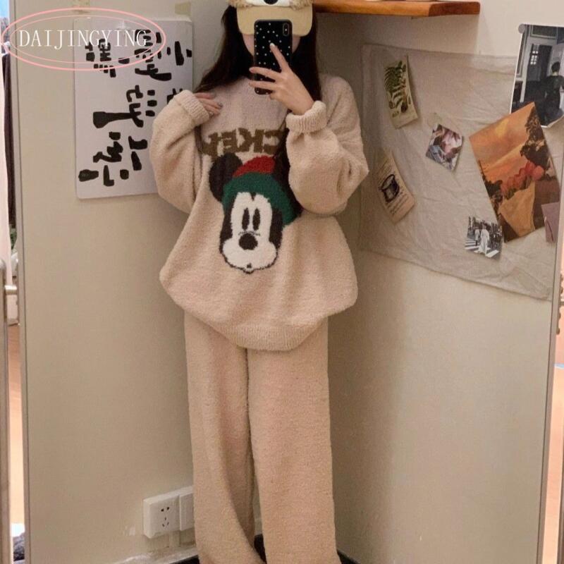 Mickey Mouse Christmas-Themed  - Oversized Crewneck Fleece recension och pris