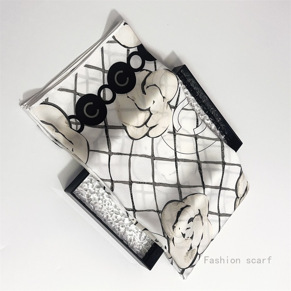 French 90cm Plaid Rose Twill S - French Street Fashion recension och pris